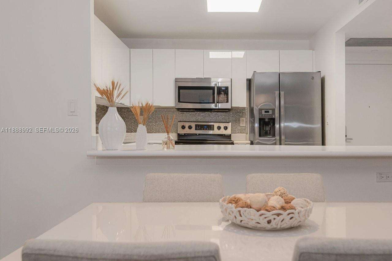 Roney Palace at 2301 Collins Ave, Miami Beach, FL 33139 - For Rent photo 11