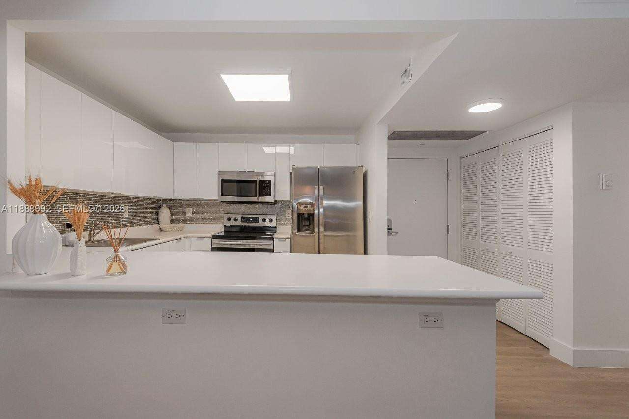 Roney Palace at 2301 Collins Ave, Miami Beach, FL 33139 - For Rent photo 13