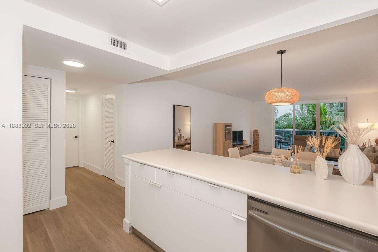 Roney Palace at 2301 Collins Ave, Miami Beach, FL 33139 - For Rent photo 17