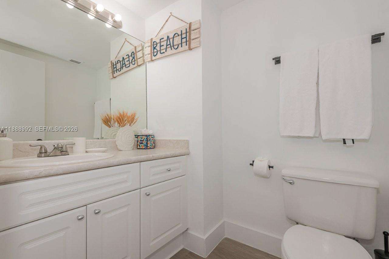 Roney Palace at 2301 Collins Ave, Miami Beach, FL 33139 - For Rent photo 19