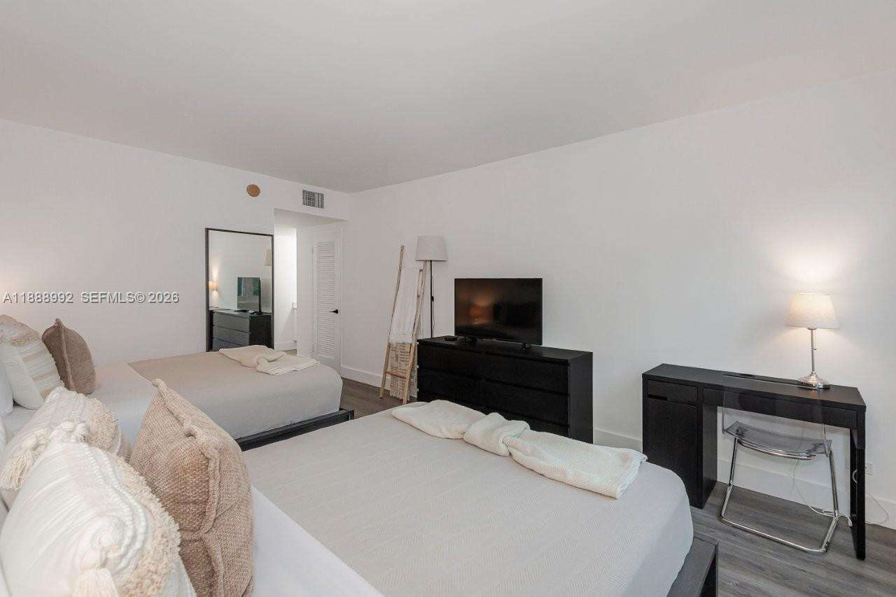 Roney Palace at 2301 Collins Ave, Miami Beach, FL 33139 - For Rent photo 22