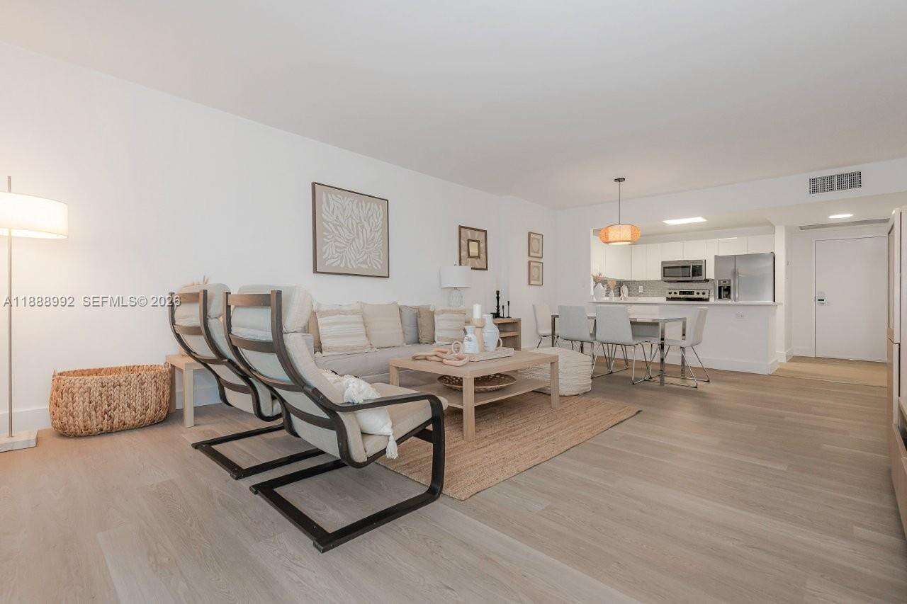 Roney Palace at 2301 Collins Ave, Miami Beach, FL 33139 - For Rent photo 6