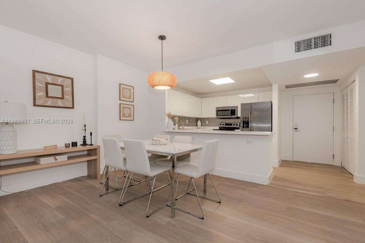 Roney Palace at 2301 Collins Ave, Miami Beach, FL 33139 - For Rent photo 8