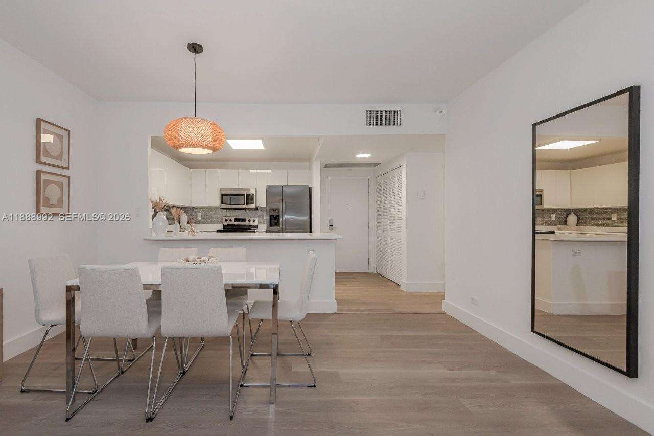 Roney Palace at 2301 Collins Ave, Miami Beach, FL 33139 - For Rent photo 9