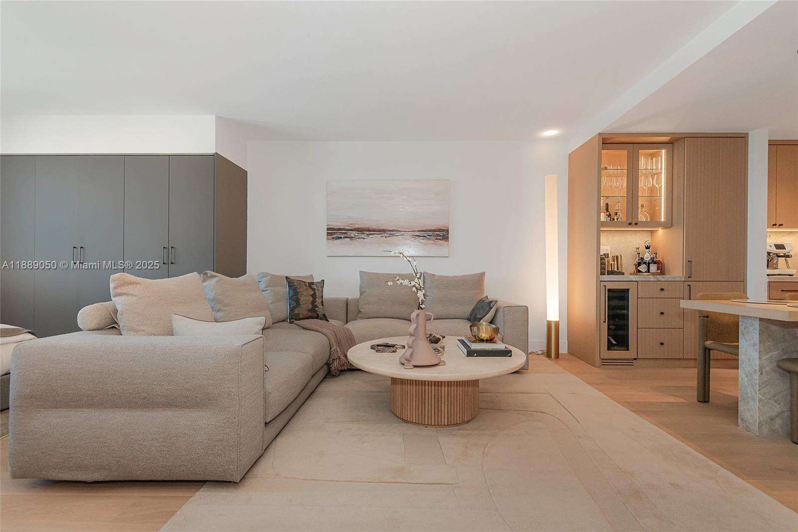 Roney Palace at 2301 Collins Ave, Miami Beach, FL 33139 - For Rent photo 15