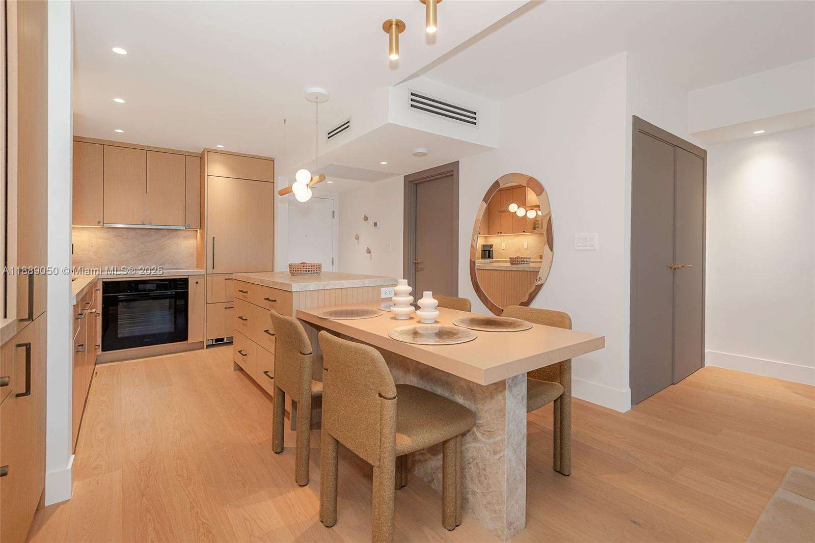 Roney Palace at 2301 Collins Ave, Miami Beach, FL 33139 - For Rent photo 18