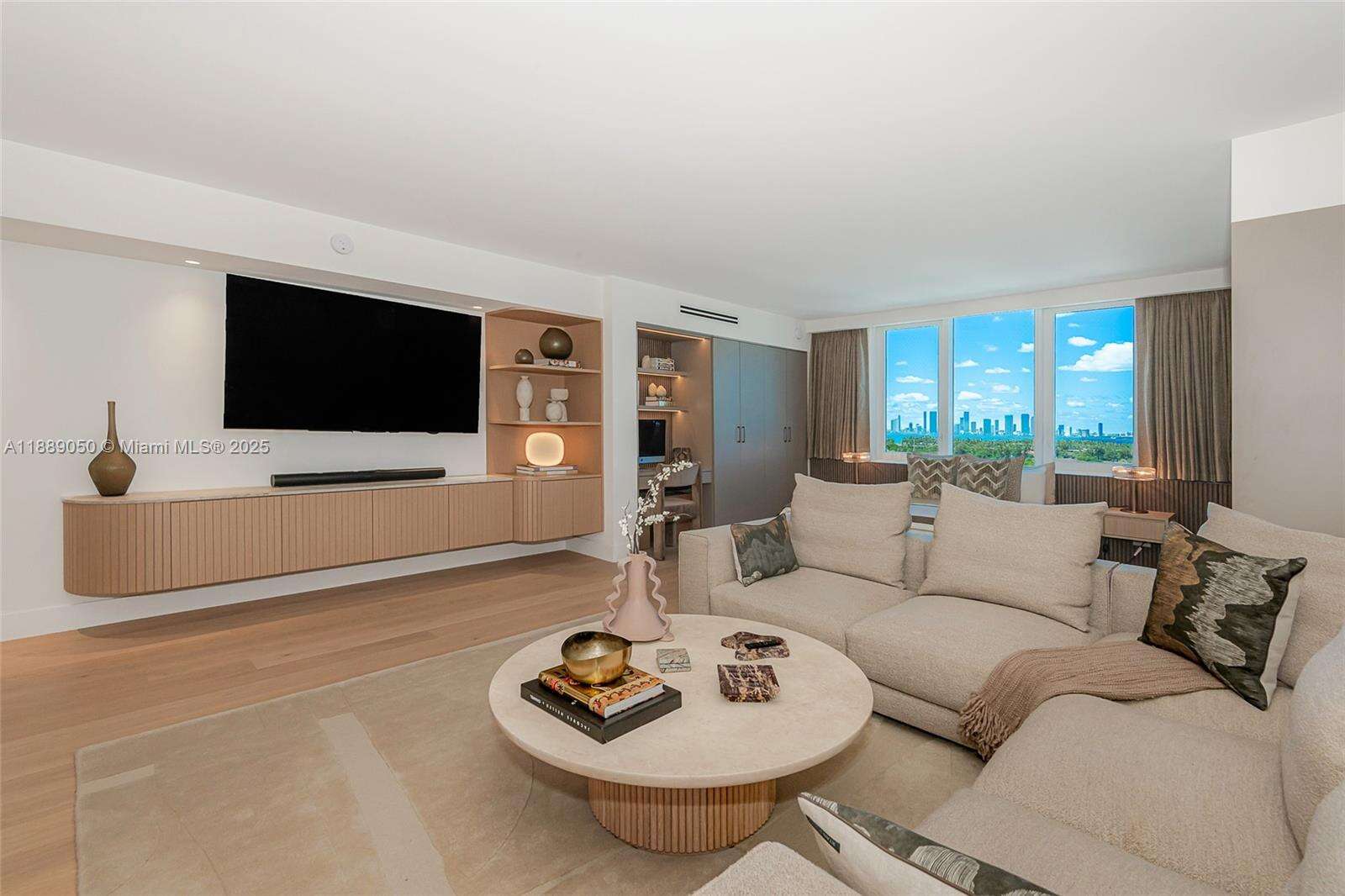Roney Palace at 2301 Collins Ave, Miami Beach, FL 33139 - For Rent photo 3