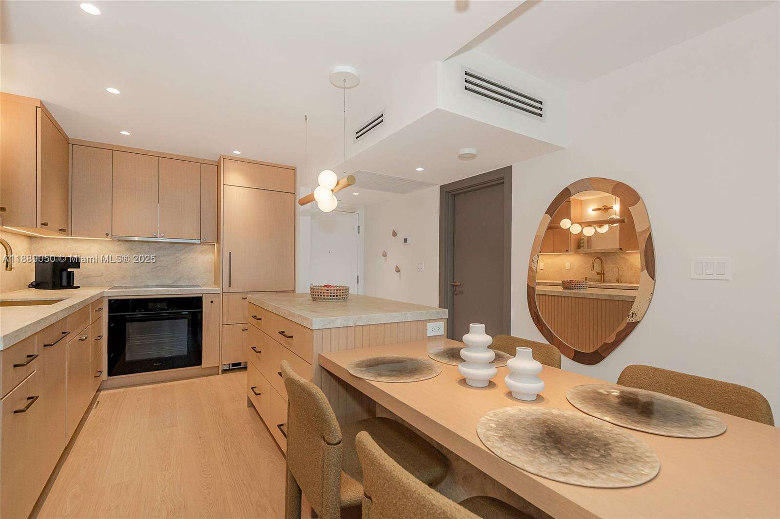 Roney Palace at 2301 Collins Ave, Miami Beach, FL 33139 - For Rent photo 21