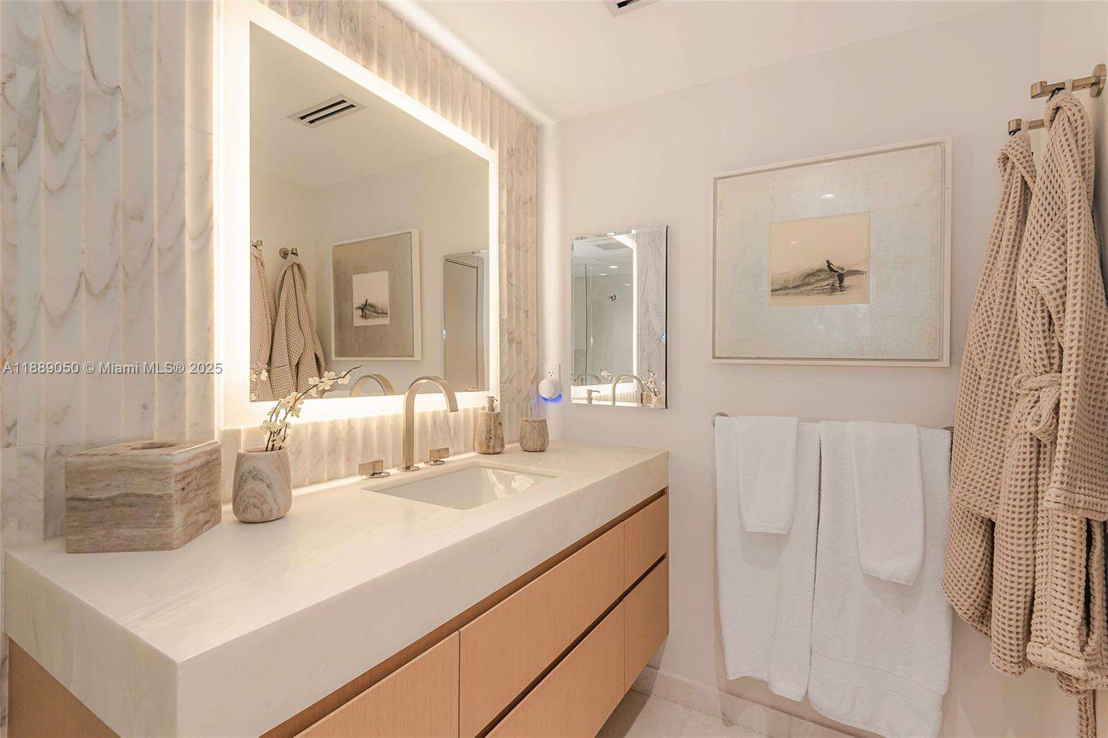 Roney Palace at 2301 Collins Ave, Miami Beach, FL 33139 - For Rent photo 30
