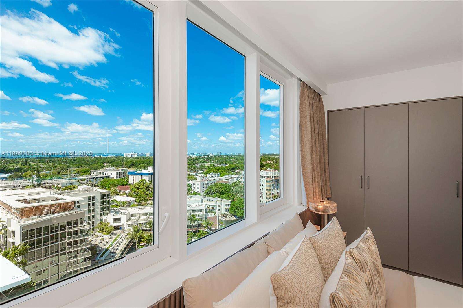 Roney Palace at 2301 Collins Ave, Miami Beach, FL 33139 - For Rent photo 31