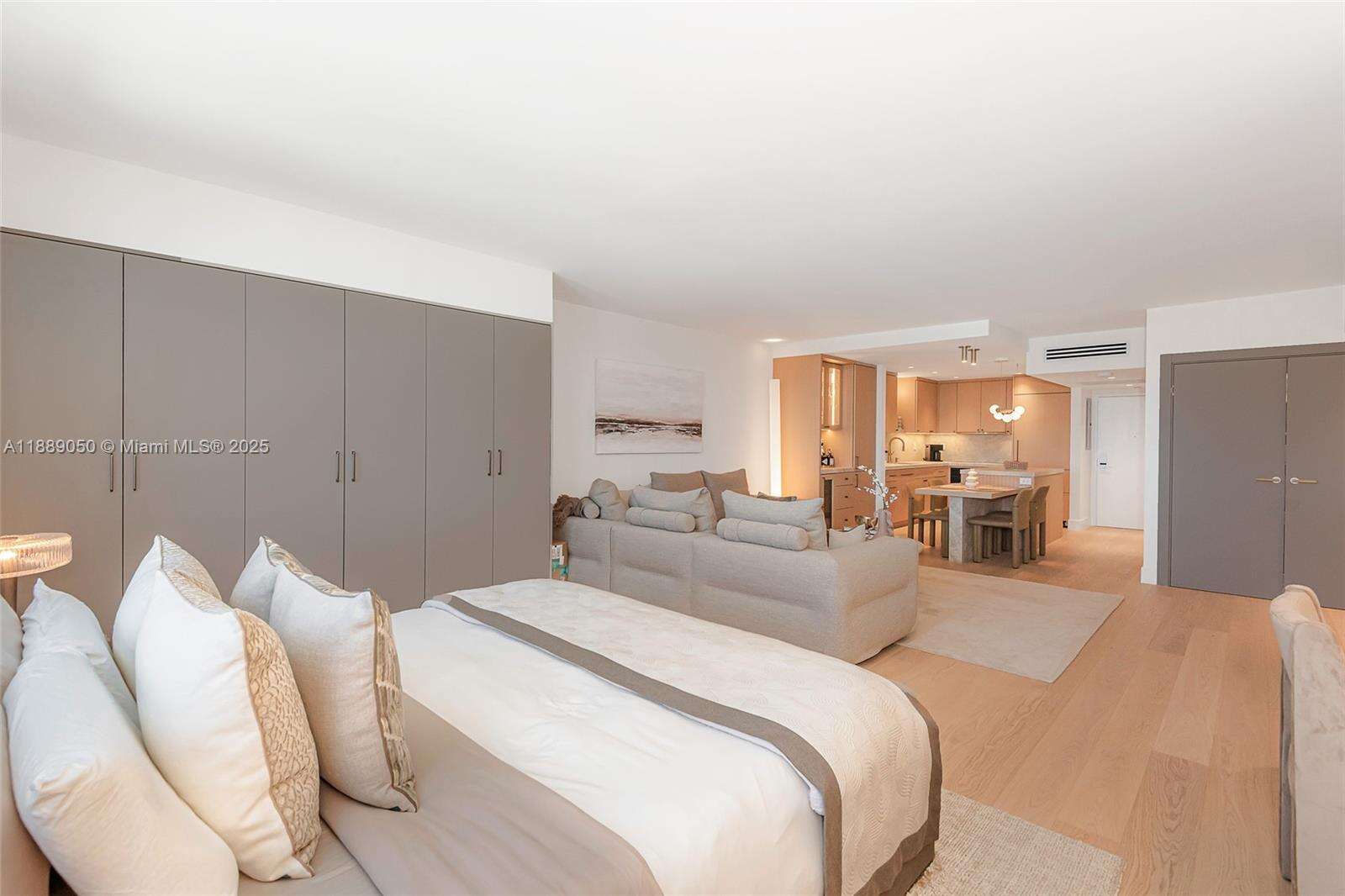 Roney Palace at 2301 Collins Ave, Miami Beach, FL 33139 - For Rent photo 8