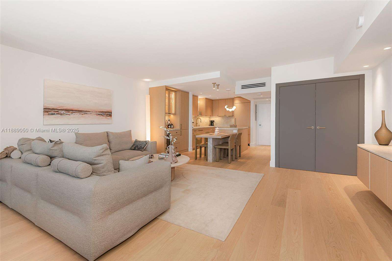 Roney Palace at 2301 Collins Ave, Miami Beach, FL 33139 - For Rent photo 9