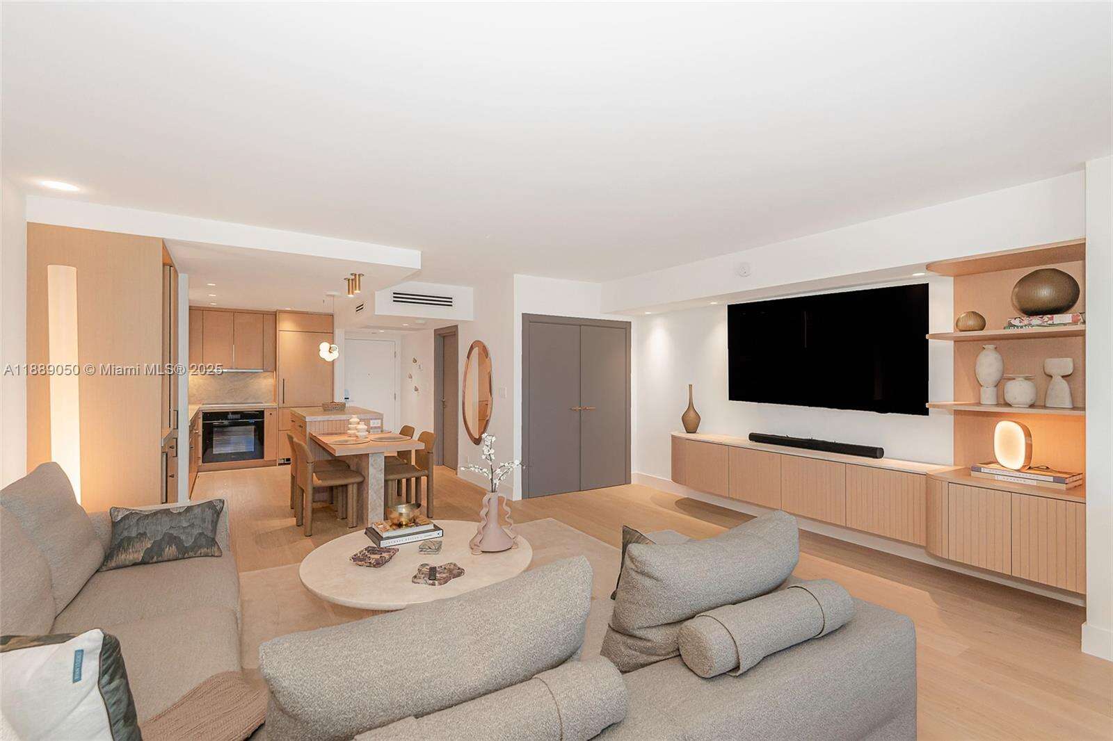 Roney Palace at 2301 Collins Ave, Miami Beach, FL 33139 - For Rent photo 10