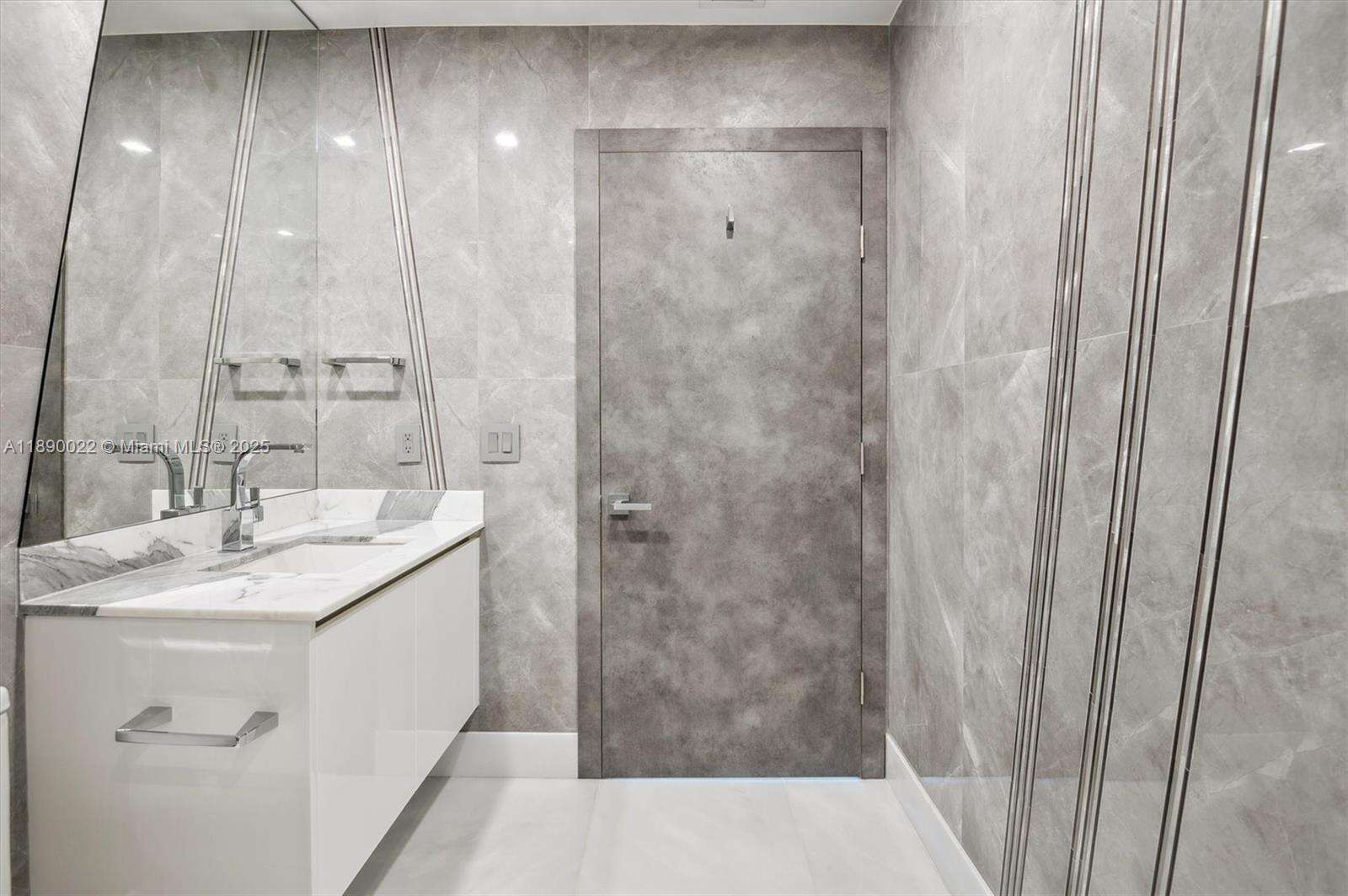 Parque Towers at 330 Sunny Isles Blvd, Sunny Isles Beach, FL 33160 - For Rent photo 43