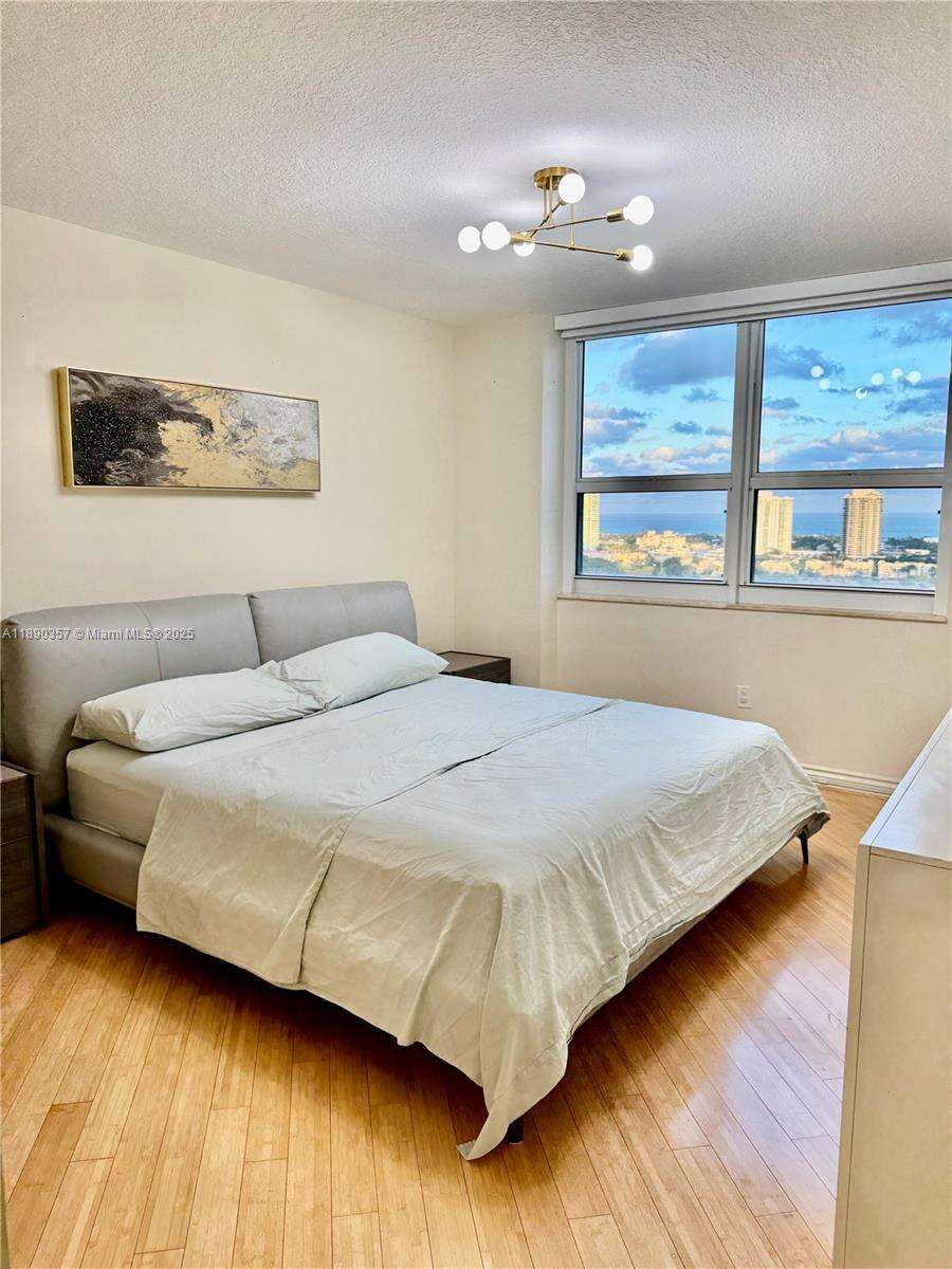 Turnberry On The Green at 19501 Country Club Dr, Aventura, FL 33180 - For Rent photo 11