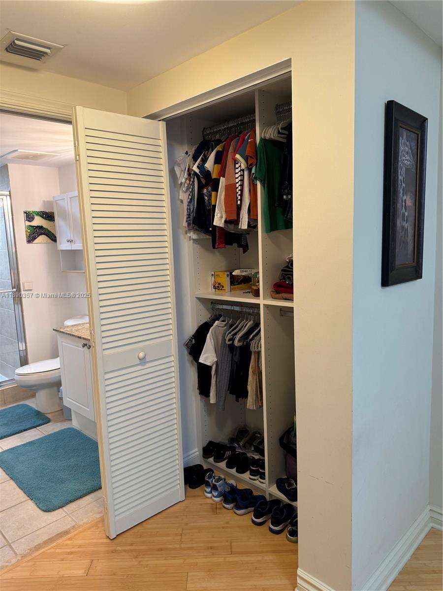 Turnberry On The Green at 19501 Country Club Dr, Aventura, FL 33180 - For Rent photo 12