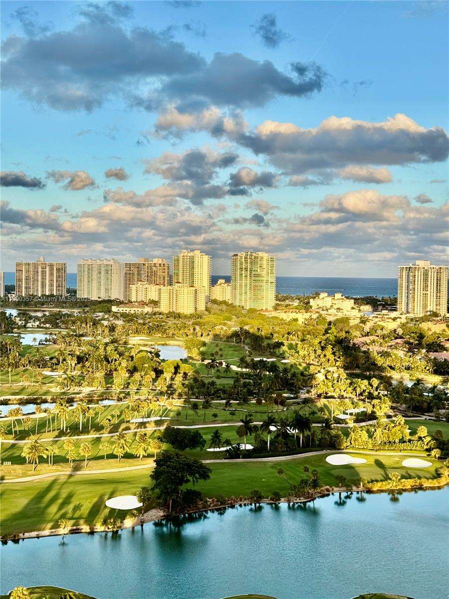 Turnberry On The Green at 19501 Country Club Dr, Aventura, FL 33180 - For Rent photo 16