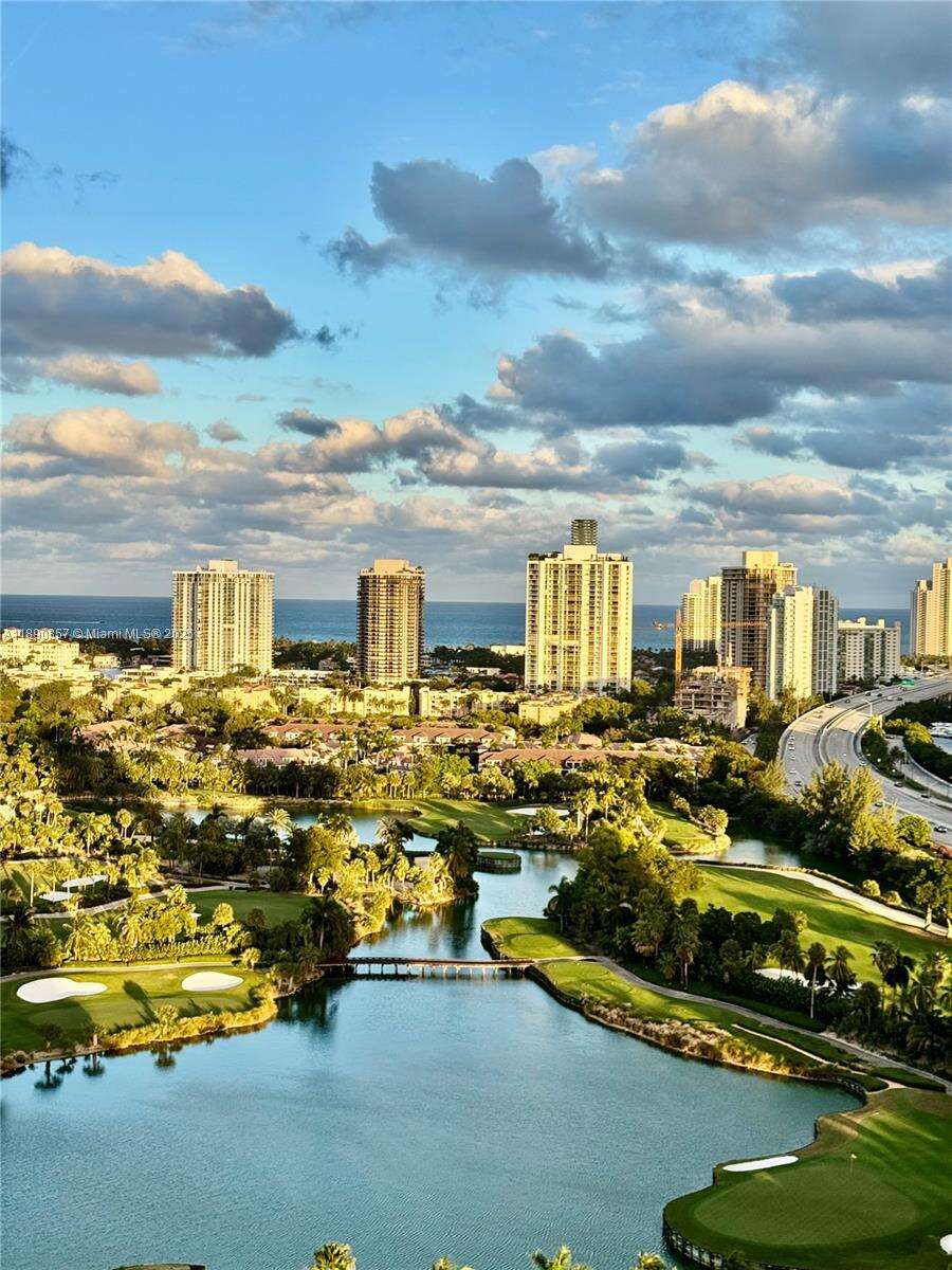 Turnberry On The Green at 19501 Country Club Dr, Aventura, FL 33180 - For Rent photo 17