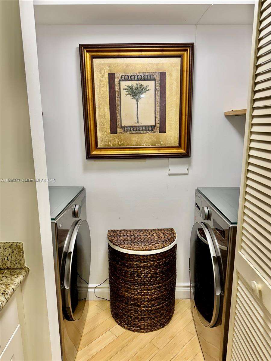 Turnberry On The Green at 19501 Country Club Dr, Aventura, FL 33180 - For Rent photo 7