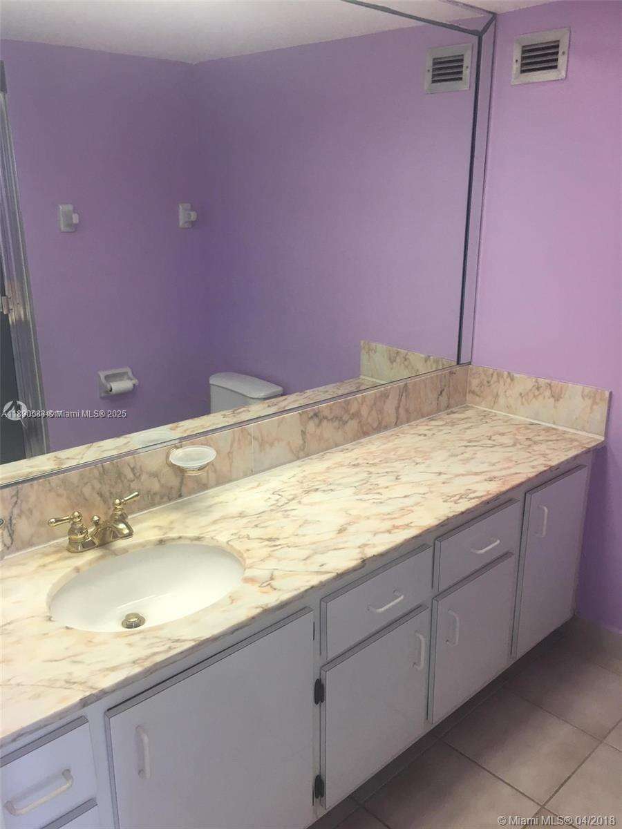 The Carriage House at 5401 Collins Ave, Miami Beach, FL 33140 - For Rent photo 20