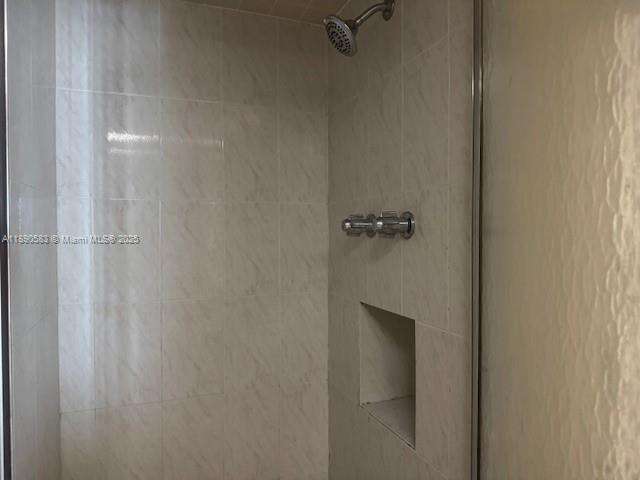 The Carriage House at 5401 Collins Ave, Miami Beach, FL 33140 - For Rent photo 21