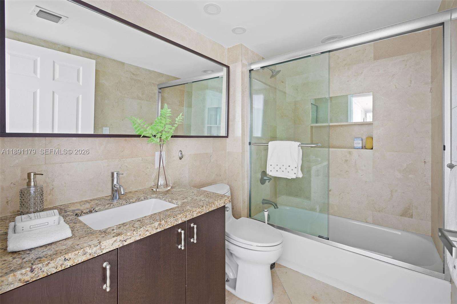 The Floridian at 650 W Ave, Miami Beach, FL 33139 - For Rent photo 26