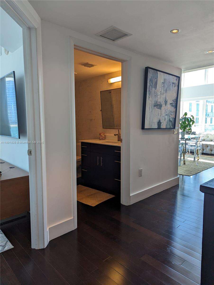 Brickell On The River at 41 5th St, Miami, FL 33131 - For Rent photo 21
