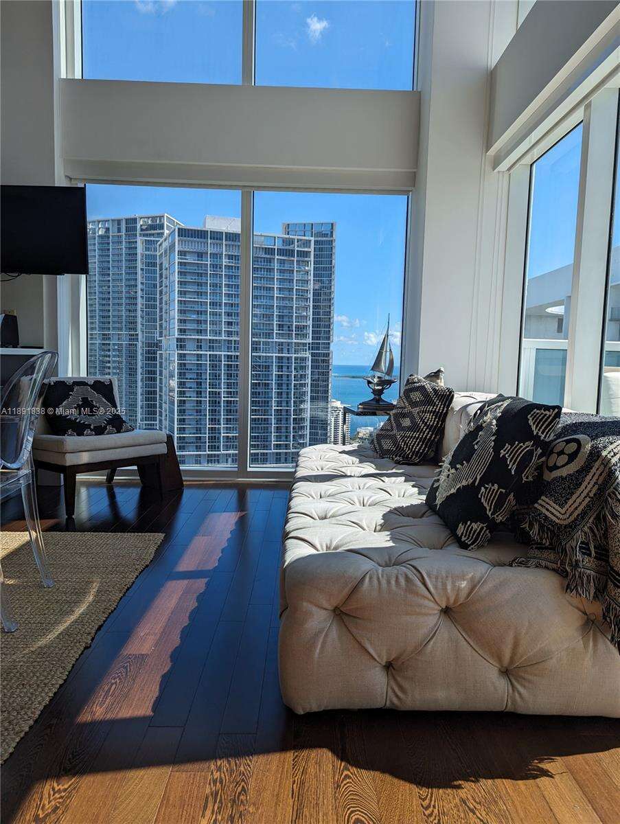 Brickell On The River at 41 5th St, Miami, FL 33131 - For Rent photo 6