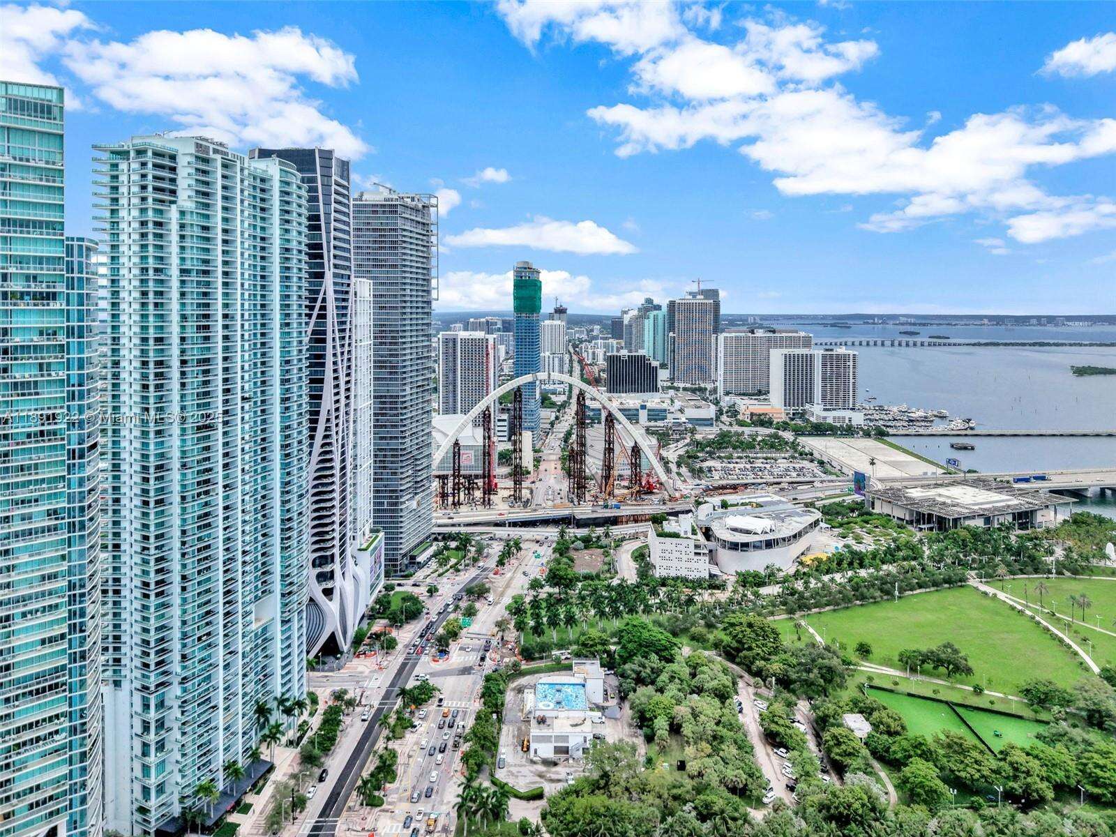 900 Biscayne at 900 Biscayne Blvd, Miami, FL 33132 - For Rent photo 2