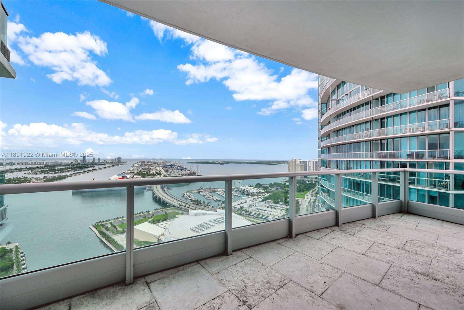 900 Biscayne at 900 Biscayne Blvd, Miami, FL 33132 - For Rent photo 4
