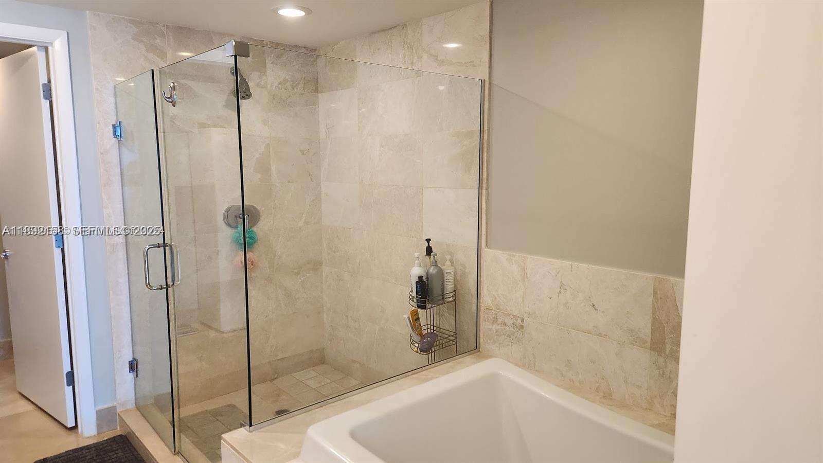 Jade Beach at 17001 Collins Ave, Sunny Isles Beach, FL 33160 - For Rent photo 21