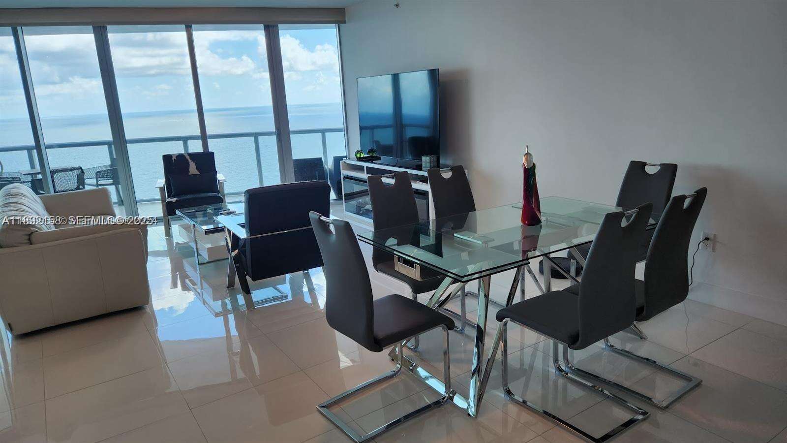 Jade Beach at 17001 Collins Ave, Sunny Isles Beach, FL 33160 - For Rent photo 5