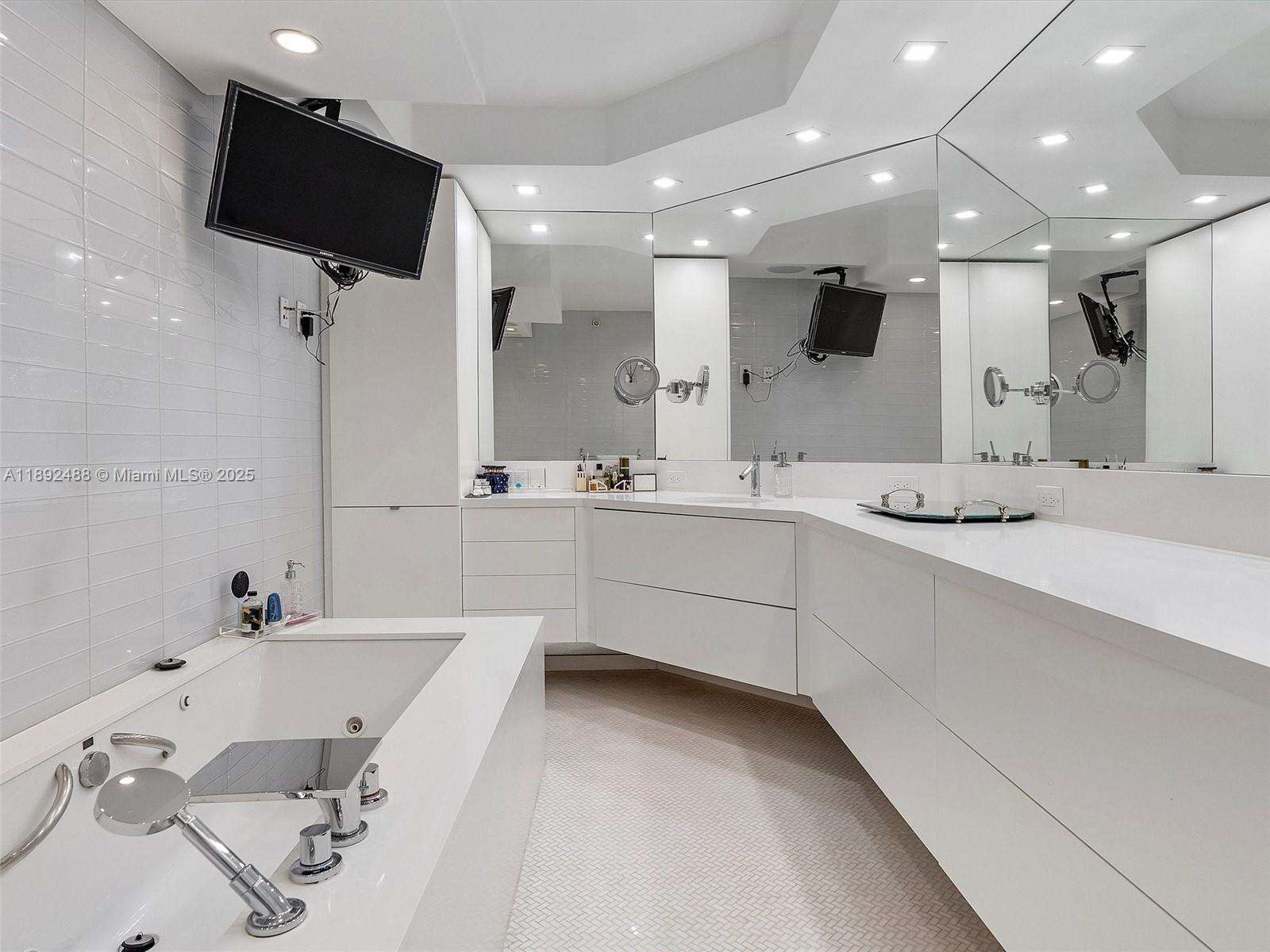 4000 Williams Island at 4000 Island Blvd, Aventura, FL 33160 - For Rent photo 27
