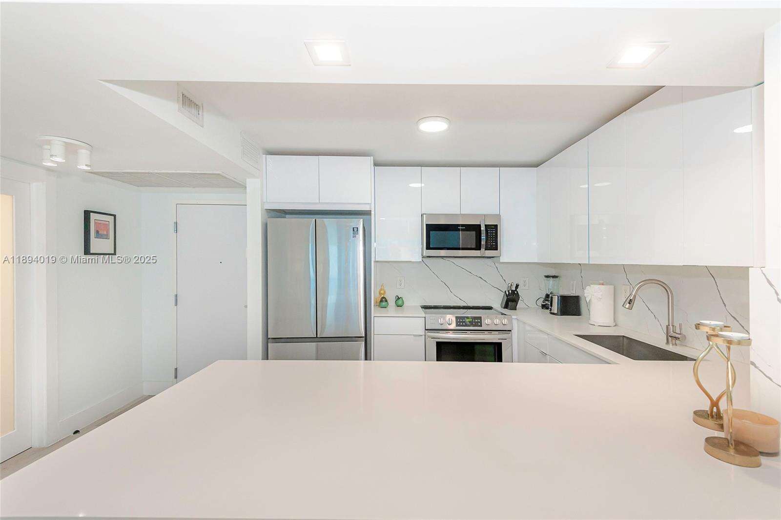 Roney Palace at Miami Beach, FL 33139 - For Rent photo 18