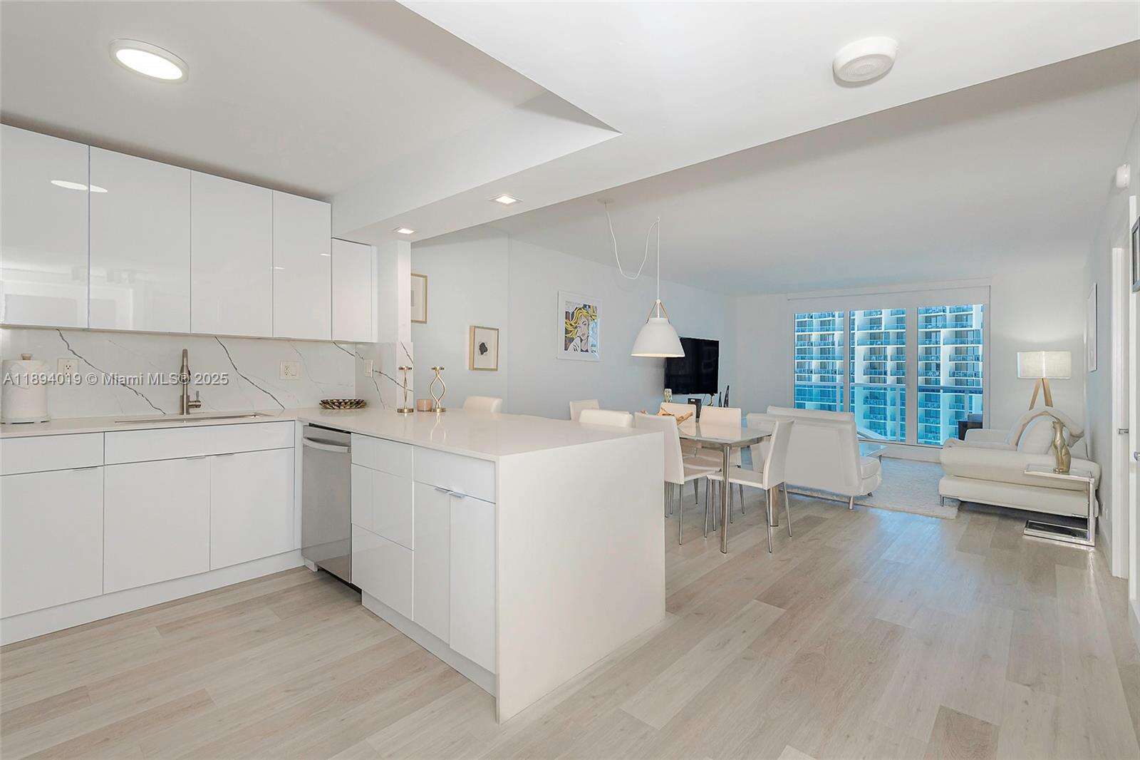 Roney Palace at Miami Beach, FL 33139 - For Rent photo 21