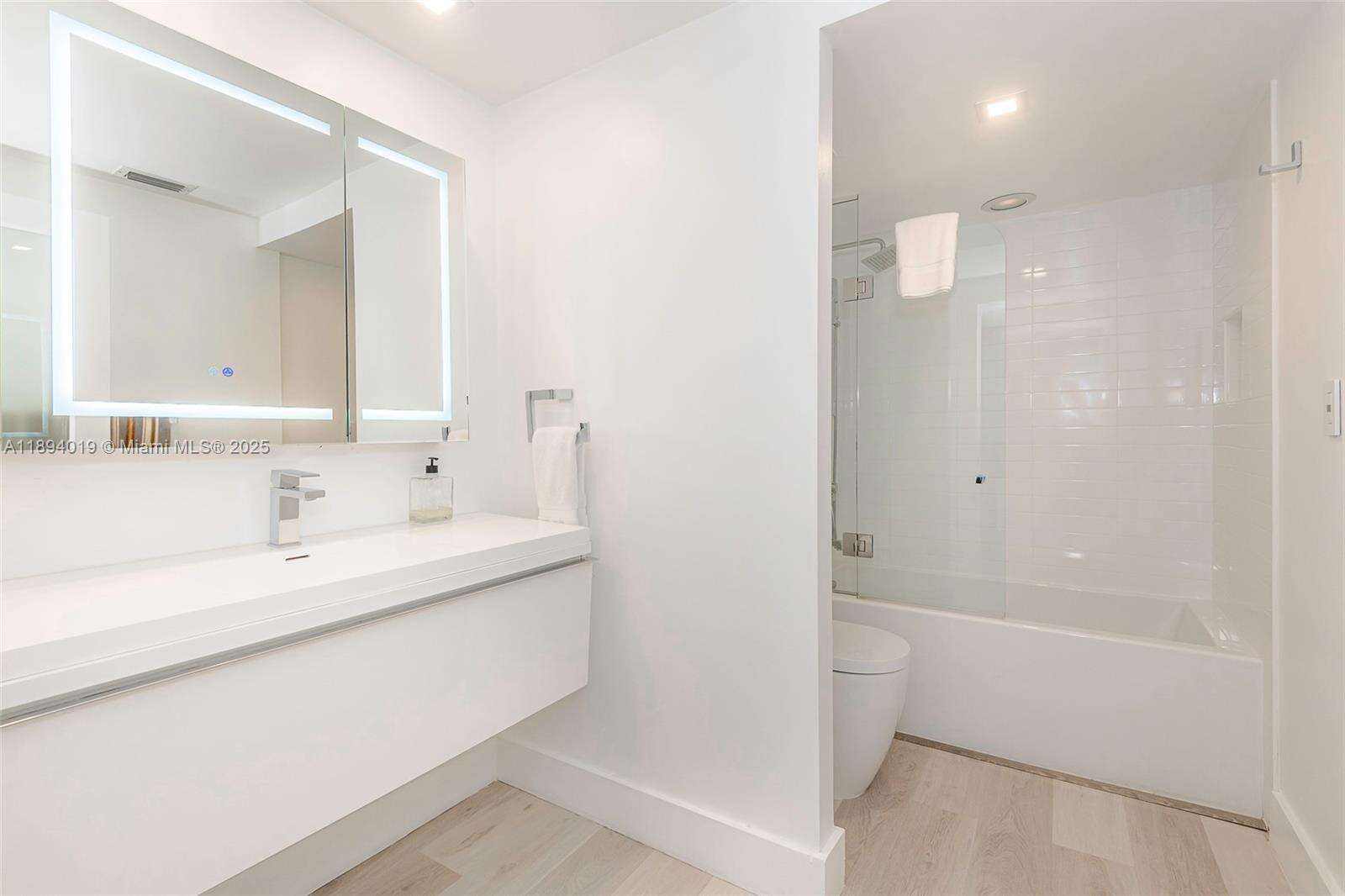 Roney Palace at Miami Beach, FL 33139 - For Rent photo 4