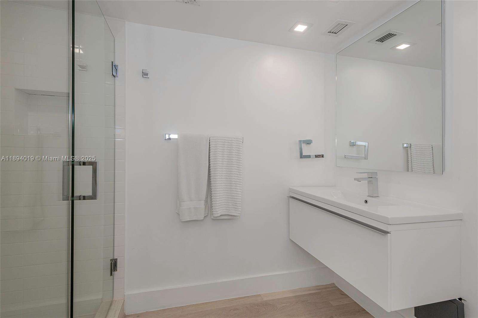 Roney Palace at Miami Beach, FL 33139 - For Rent photo 5
