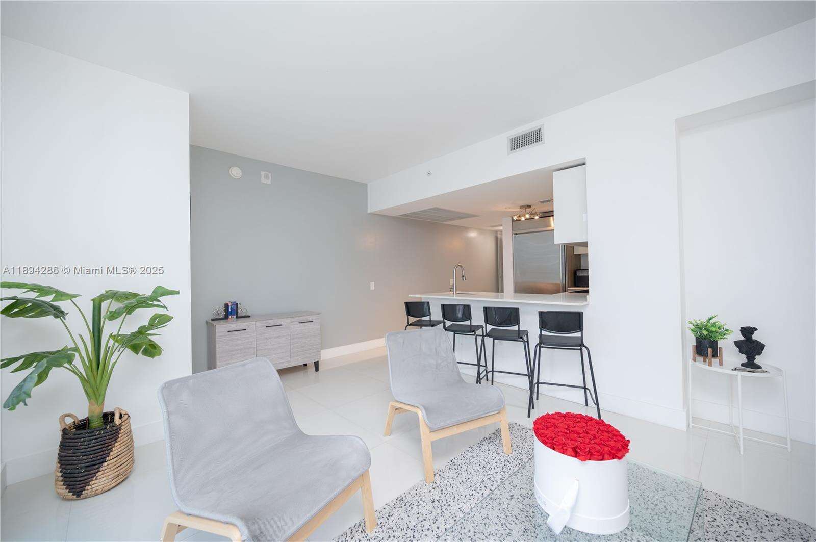 Brickell House at 1300 Brickell Bay Dr, Miami, FL 33131 - For Rent photo 7