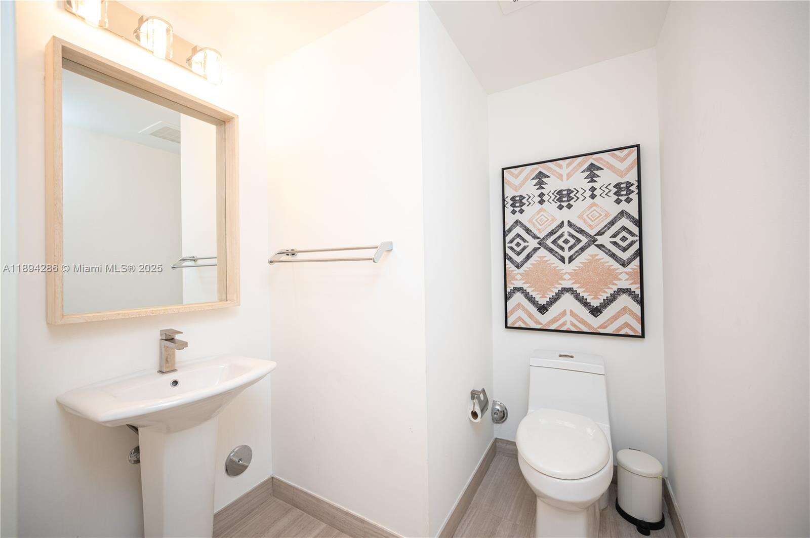 Brickell House at 1300 Brickell Bay Dr, Miami, FL 33131 - For Rent photo 9