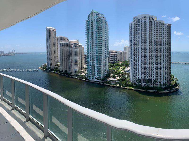 Met 1 at 300 Biscayne Blvd, Miami, FL 33131 - For Rent photo 3