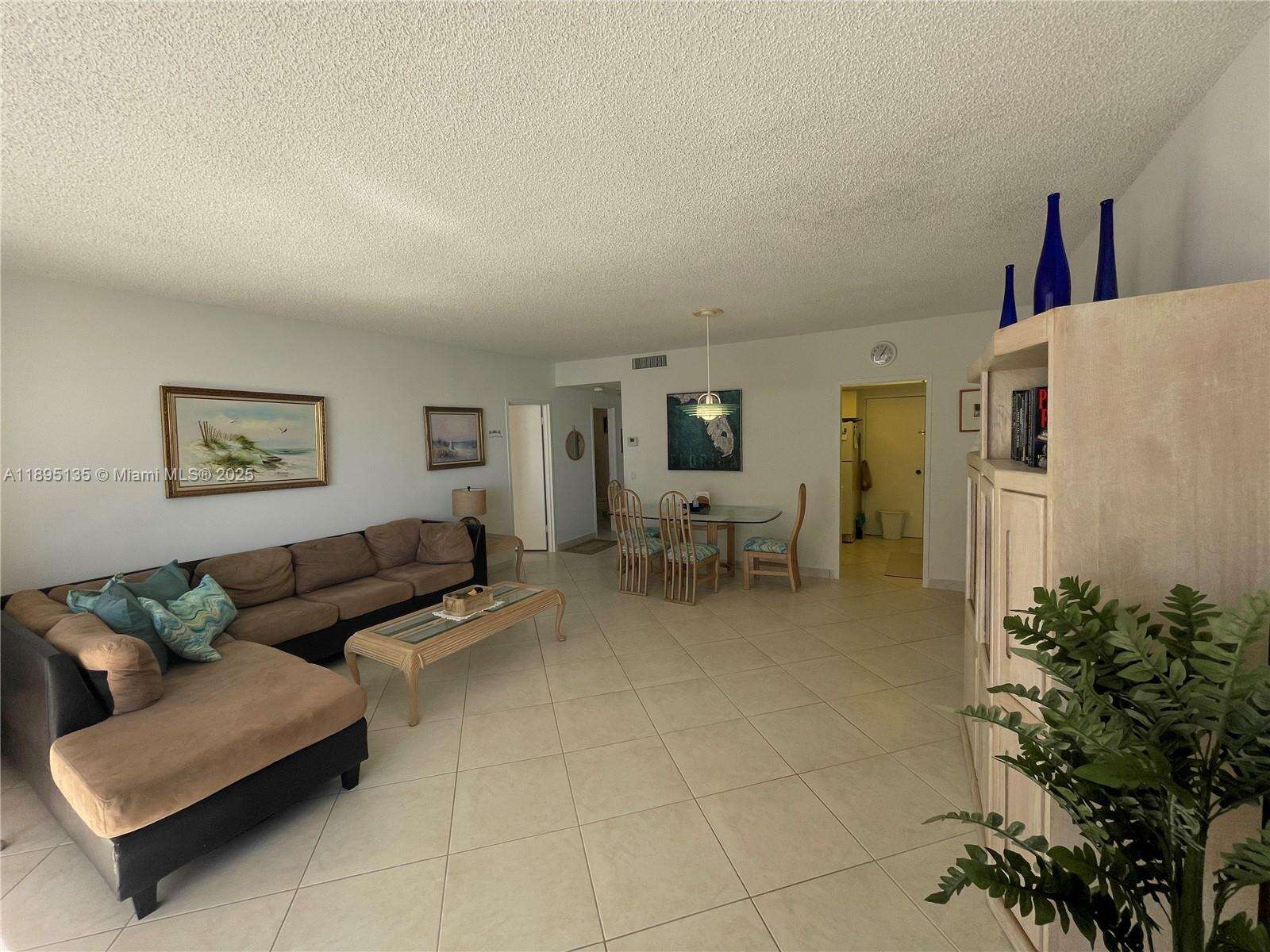 Alexander Towers at 3505 Ocean Dr, Hollywood, FL 33019 - For Rent photo 5