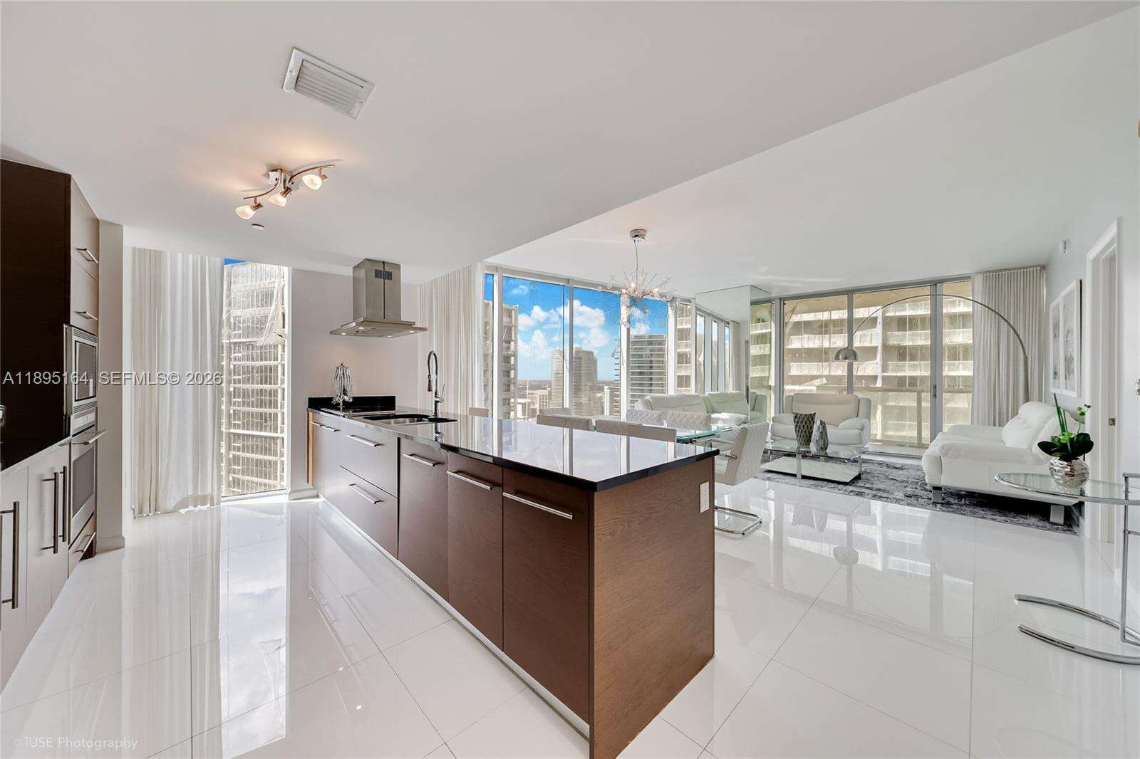 Icon Brickell 2 at 495 Brickell Ave, Miami, FL 33131 - For Rent photo 8