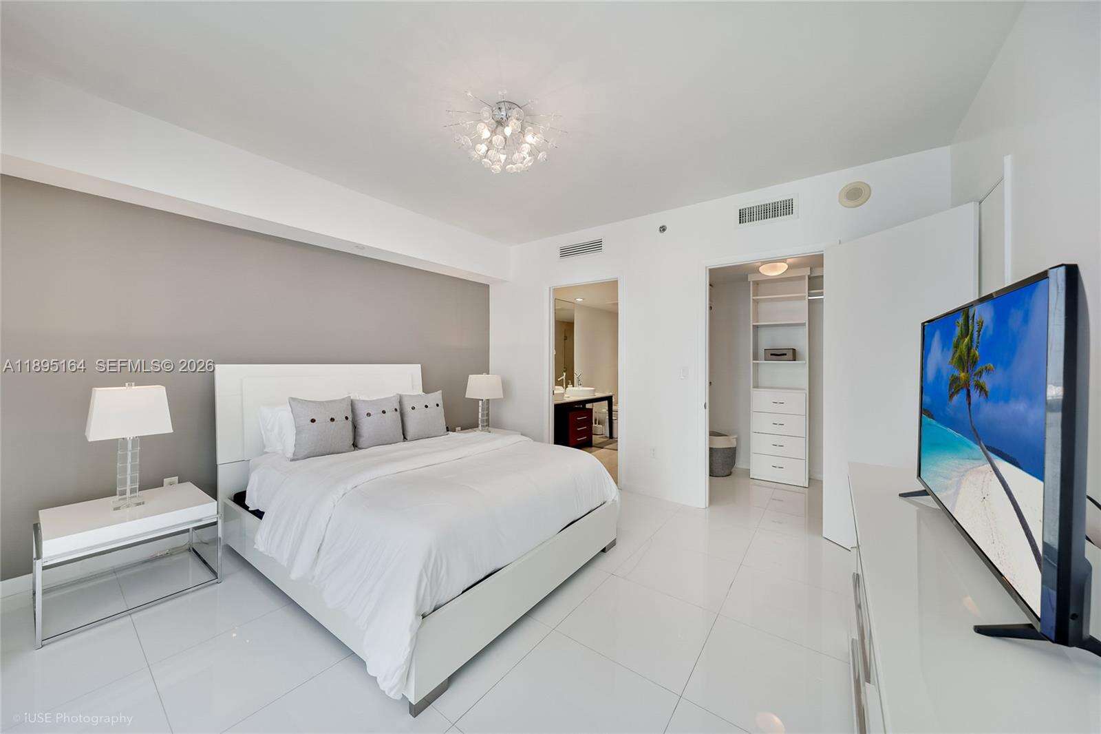 Icon Brickell 2 at 495 Brickell Ave, Miami, FL 33131 - For Rent photo 9