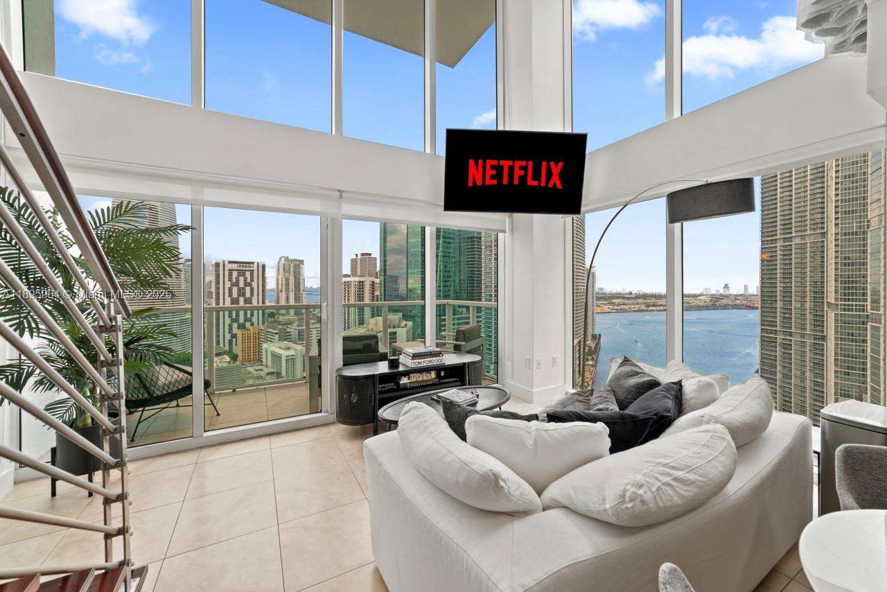 Brickell On The River at 41 5 St, Miami, FL 33131 - For Rent photo 2