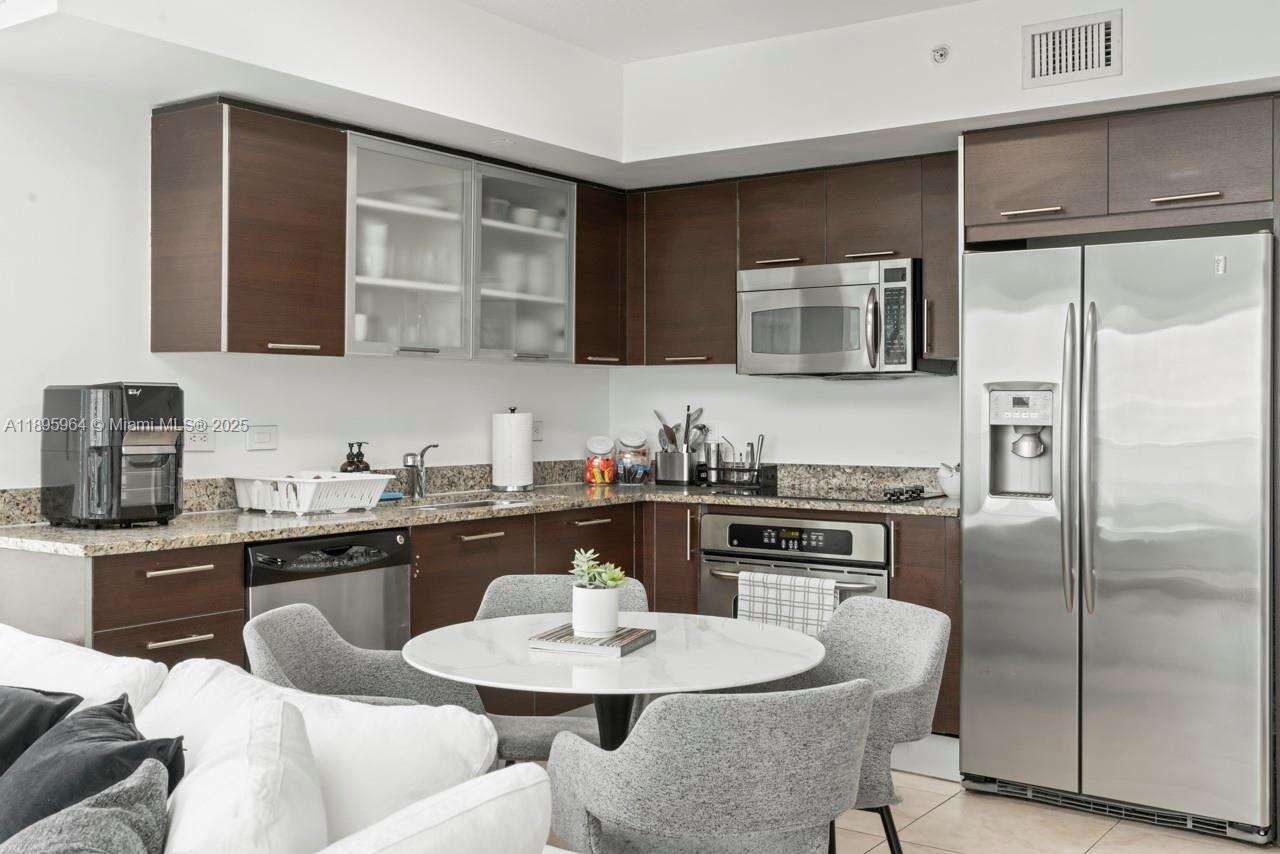 Brickell On The River at 41 5 St, Miami, FL 33131 - For Rent photo 11