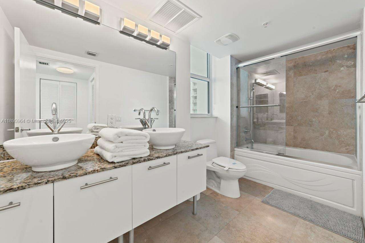 Brickell On The River at 41 5 St, Miami, FL 33131 - For Rent photo 16