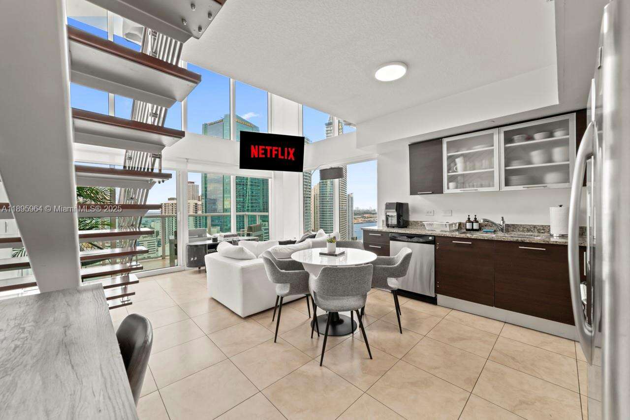 Brickell On The River at 41 5 St, Miami, FL 33131 - For Rent photo 4