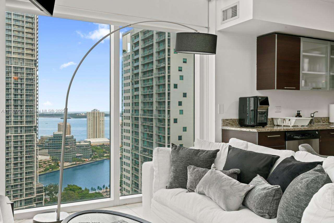 Brickell On The River at 41 5 St, Miami, FL 33131 - For Rent photo 10