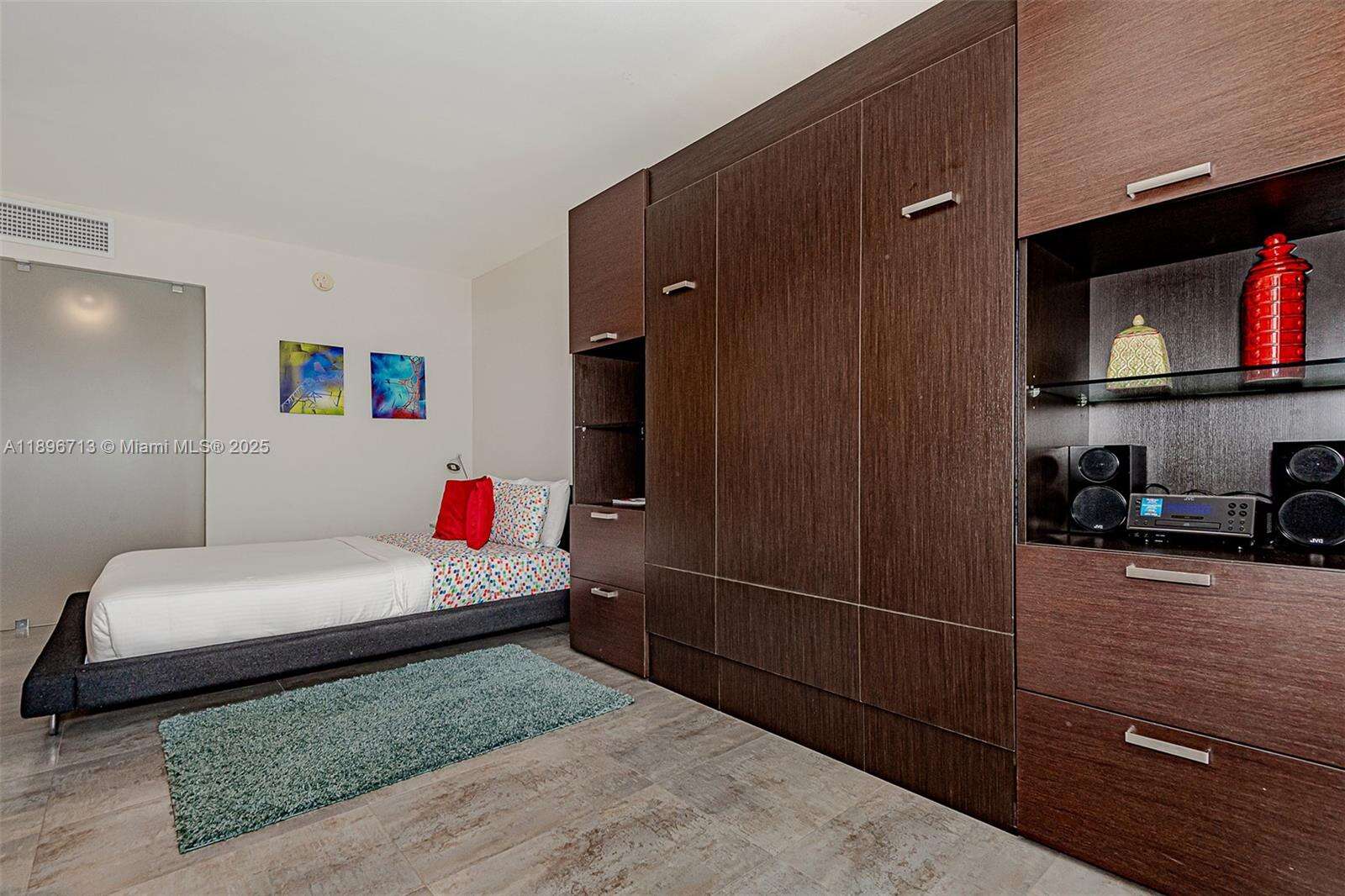 Roney Palace at 2301 Collins Ave, Miami Beach, FL 33139 - For Rent photo 13