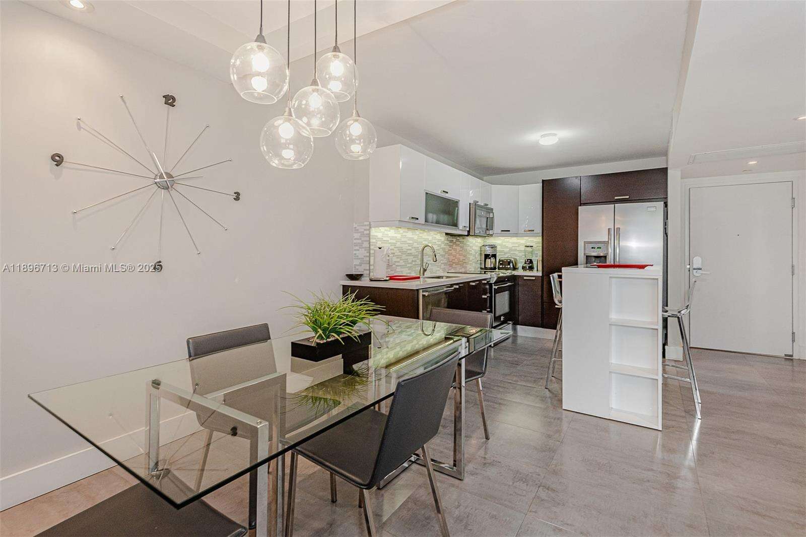 Roney Palace at 2301 Collins Ave, Miami Beach, FL 33139 - For Rent photo 15